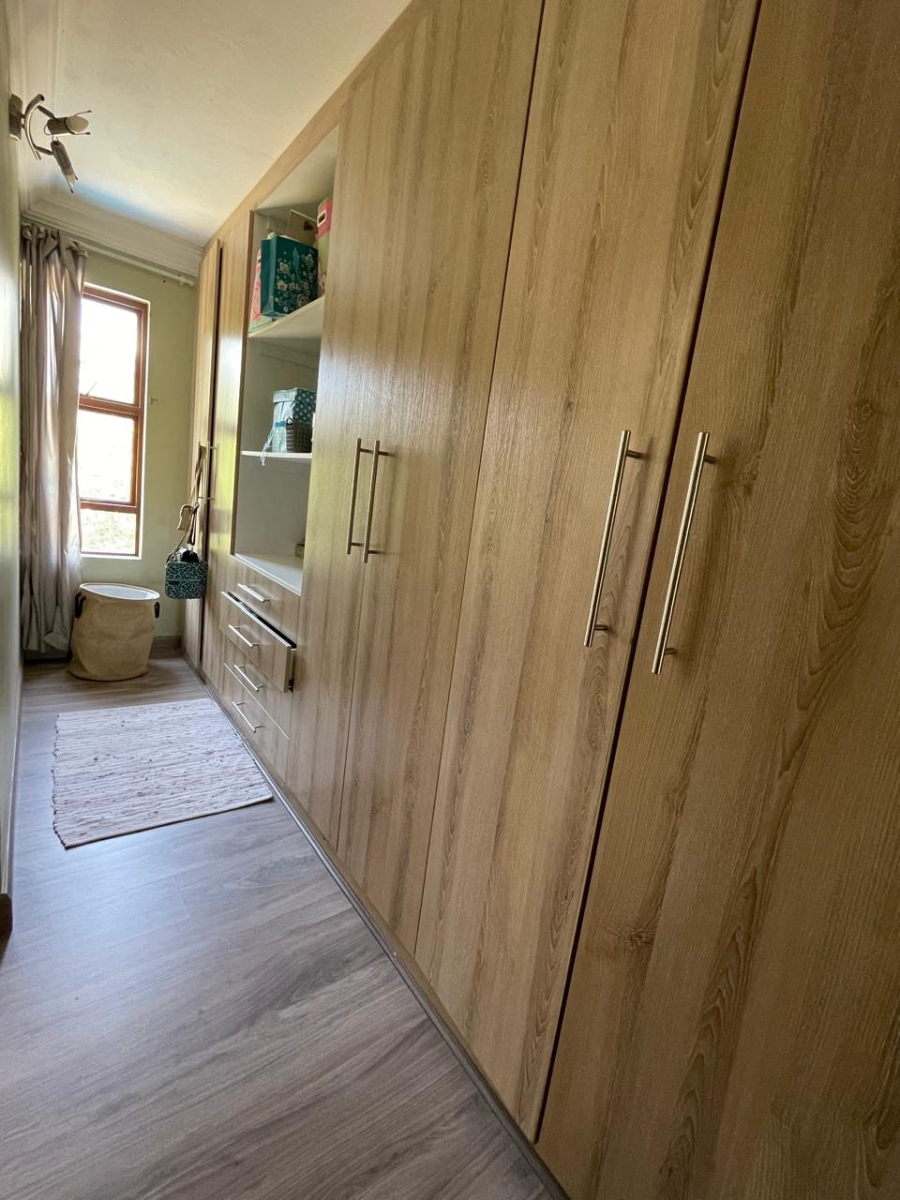 5 Bedroom Property for Sale in Xanadu Eco Park North West